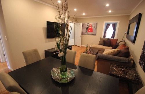 Bushwick House | 3 Bedroom Duplex W/3 King Beds And Pull-out Bed.new Appliances, Furniture & Beds
