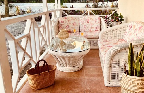 Marine Gardens House | 3 Bedroom Family Cottage 5 mins walk to beach and all amenities
