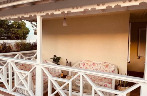 Marine Gardens House | 3 Bedroom Family Cottage 5 mins walk to beach and all amenities