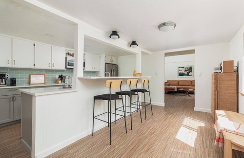 Otter Rock House | 3-bedroom Family Surf House steps from the beaches in Otter Rock