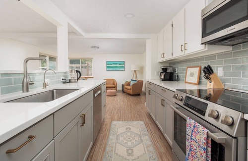 Otter Rock House | 3-bedroom Family Surf House steps from the beaches in Otter Rock