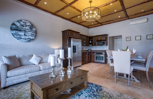 Plantation Villa | 3 bedroom family villa at Placencia