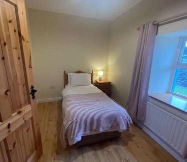 Doolin House | 3 bedroom farmhouse in the Lahinch area.