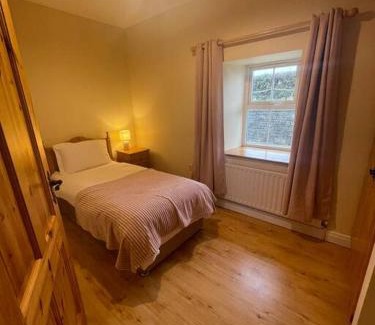 Doolin House | 3 bedroom farmhouse in the Lahinch area.