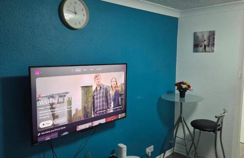 Colchester Apartment | 3 Bedroom Flat - Colchester- Train Station - Close to Town