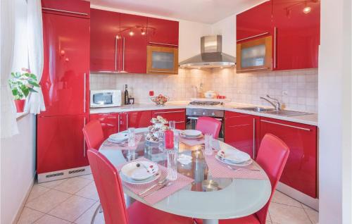 Marcana Apartment | 3 Bedroom Gorgeous Apartment In Marcana