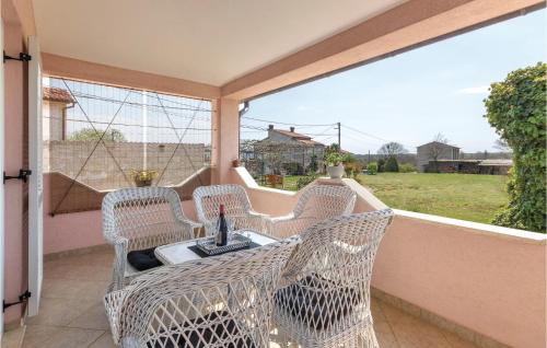 Marcana Apartment | 3 Bedroom Gorgeous Apartment In Marcana