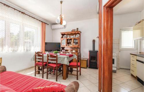 Kampor House | 3 Bedroom Gorgeous Home In Kampor