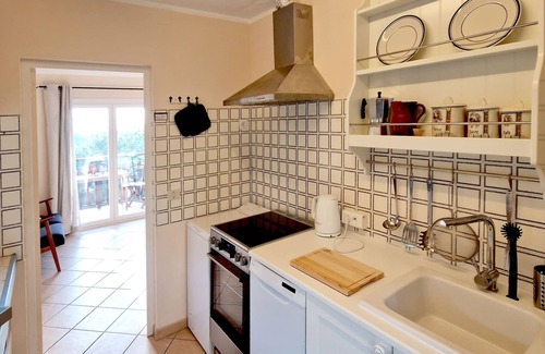 Laroque-des-Alberes House | 3 bedroom holiday home Mountains & Sea: 2-7 pers., great view, pool, tennis