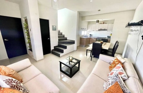 La Paz House | 3 Bedroom Home with Pool