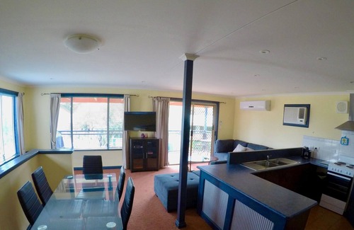 Caloote House | 3 Bedroom Holiday House with River Views