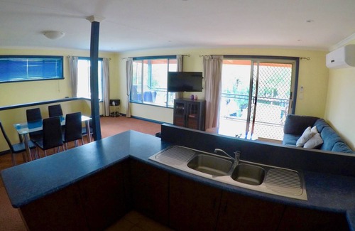 Caloote House | 3 Bedroom Holiday House with River Views