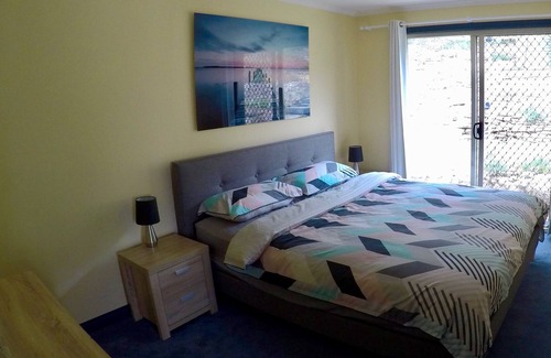 Caloote House | 3 Bedroom Holiday House with River Views