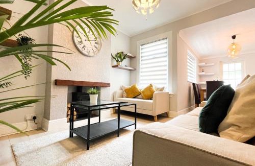 Chatham Apartment | *3 bedroom Home away from Home with BBQ grill*