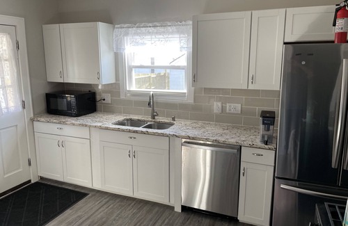Cudahy House | 3 Bedroom Home by Airport and Downtown MilwaukeenOther listing 5 bd St Francis