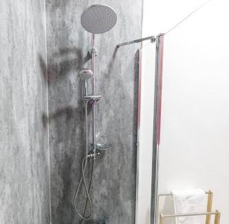 Sunderland Apartment | 3 Bedroom Home Free Parking & WiFi Contractors Welcome!