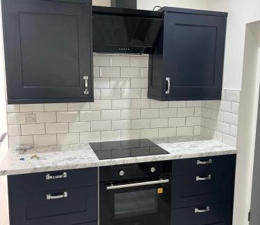 Chesterfield Apartment | 3 bedroom Home in chesterfield with front and back gardens