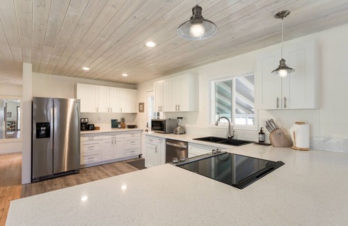Paia House | 3 Bedroom Home - in Paia Town - Walk to it All