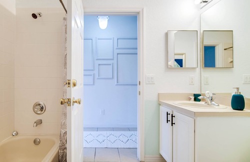 Wellington House | 3 Bedroom Home Minutes from Disney!