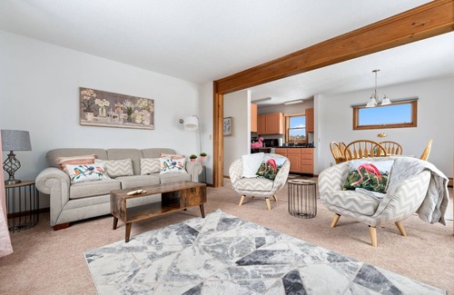 Eastern Vermont House | 3 Bedroom Home with Views of Mount Elmore - 20 minutes to Stowe