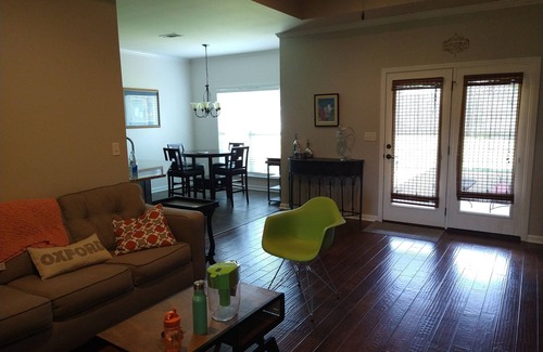 Twelve Oaks House | 3 Bedroom House - 10 Minutes to University of Mississippi Campus