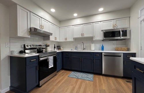 State College House | 3 Bedroom House 3mi to PSU, Parking, Pancakes, Fast WiFi in State College