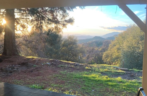 Squaw Valley House | 3-bedroom house, beautiful sunset, in Yokuts Valley with WiFi, AC. Pet-Friendly