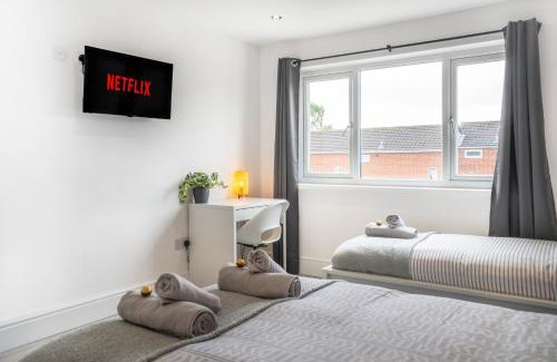 Newcastle-upon-Tyne House | 3 Bedroom House-Free Parking