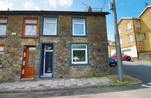 Mountain Ash House | 3 Bedroom House in Mountain Ash Cynon View by TŷSA