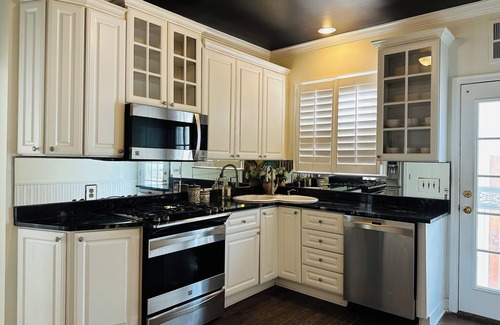 Central Gardens House | 3-bedroom house in awesome Memphis with AC