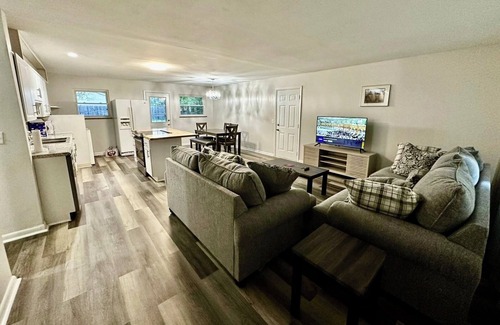 Mason House | 3-bedroom house in beautiful Mason with AC, WiFi. Enjoy your stay