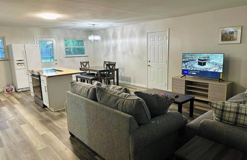 Mason House | 3-bedroom house in beautiful Mason with AC, WiFi. Enjoy your stay