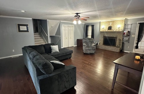 Woodland Hills House | 3-bedroom house in charming Tuscaloosa with AC Fireplace, and WiFi. Welcome home