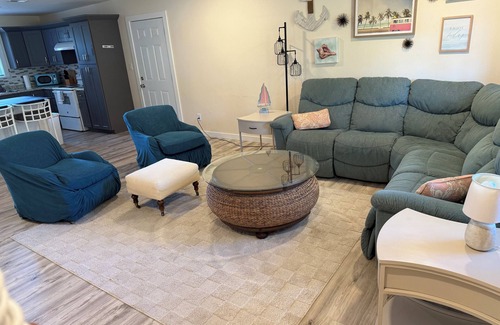Northwest Pensacola House | 3-bedroom house in charming Pensacola with AC, WiFi. Close to PCC