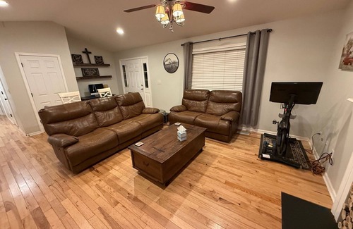 Columbia House | 3-bedroom house in charming Columbia with fitness room, WiFi, AC