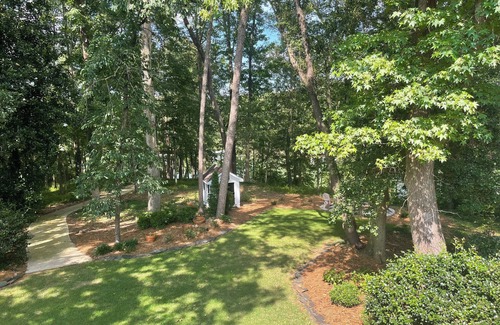 Hartwell House | 3-bedroom house in charming Hartwell! More photos coming soon!