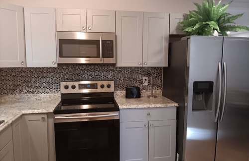 Lithonia House | 3-bedroom house in charming Lithonia with WiFi, AC. Start your getaway