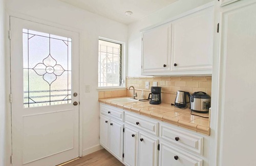 Arcadia House | 3-bedroom house in charming Arcadia with pool