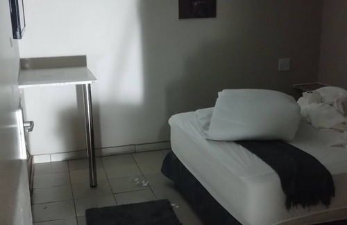 Doonside House | 3-bedroom house in doonside amanzimtoti Kingsburgh with WiFi