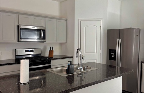 Spring House | 3-bedroom house in fabulous Spring with AC, fitness room, WiFi