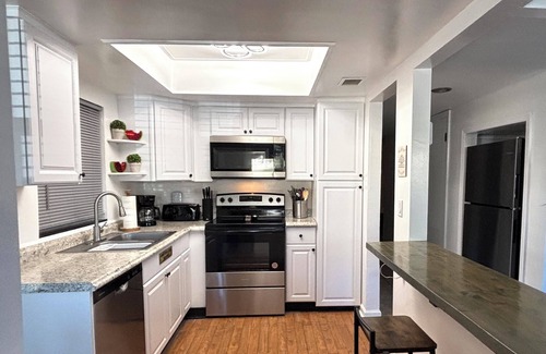 Bay Crest Park House | 3-bedroom House in Marvelous Tampa with AC, WiFi, & Entertainment