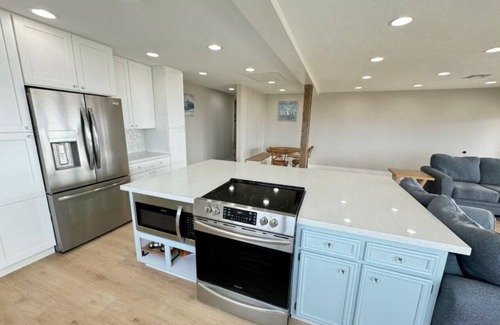 Lakeview  Jefferson County House | 3-bedroom house in peaceful Little Florida Beach with WiFi, AC