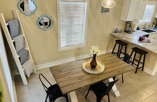Ono Island House | 3 Bedroom house in Purple Parrot