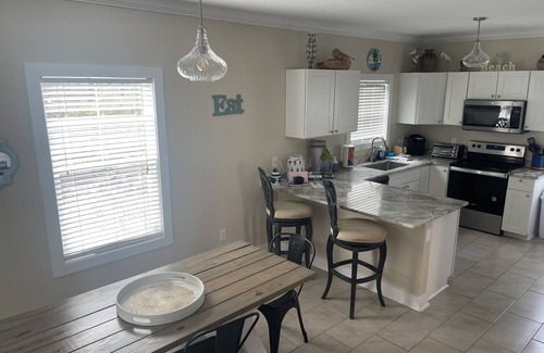 Ono Island House | 3 Bedroom house in Purple Parrot