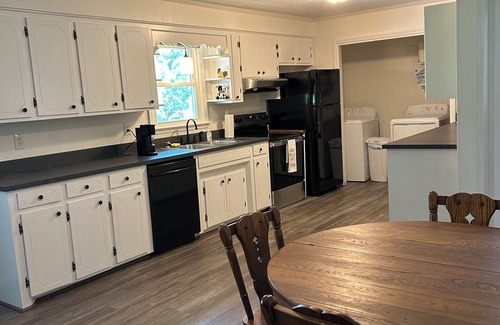 Roebuck House | 3-bedroom house in Roebuck in country setting but close to everything. Book now.