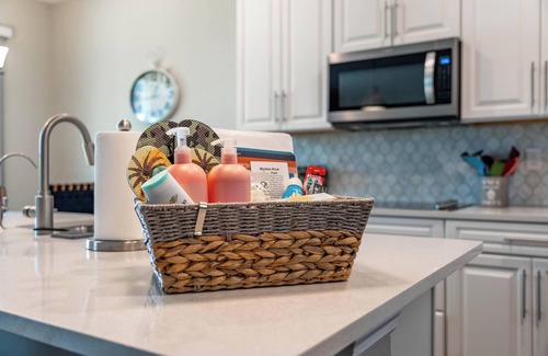 Venice House | 3-bedroom house in tranquil Nokomis with fitness room, AC, WiFi