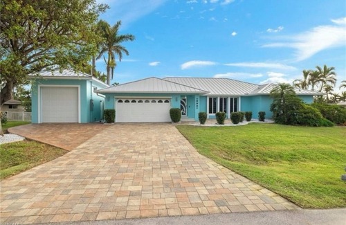 Eight Lakes House | 3-bedroom house in wonderful Cape Coral with AC, WiFi