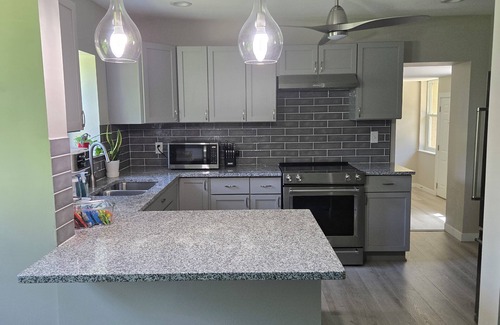 Roselawn Finance House | 3-bedroom house in wonderful Cincinnati with AC, WiFi