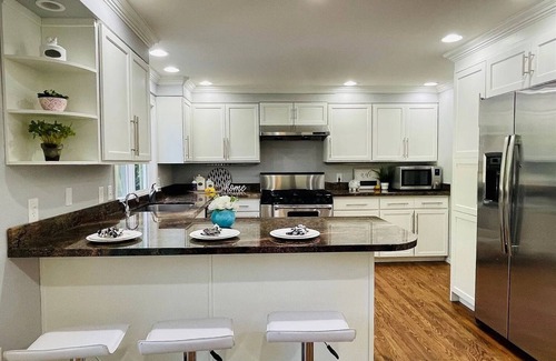 Meadowbrook House | 3-bedroom house in welcoming Seattle with fitness room, WiFi