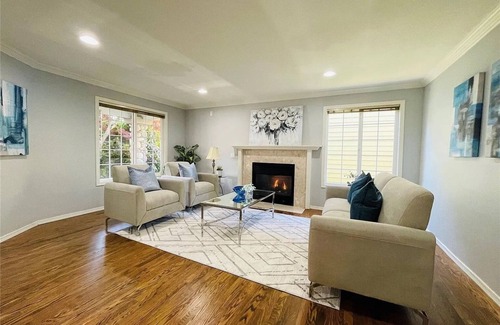Meadowbrook House | 3-bedroom house in welcoming Seattle with fitness room, WiFi